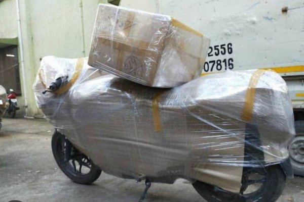 Professional Vehicle Vehiclerier truck transporting vehicles safely