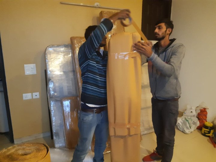 Top 10 Mistakes to Avoid While Hiring Movers and Packers